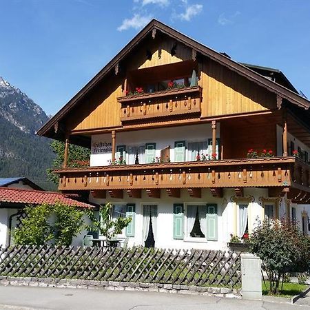 Gaestehaus Ferienglueck ไกรน์เนา ภายนอก รูปภาพ